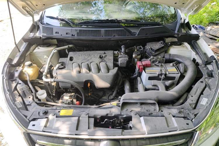 Used Venucia T70 2015 2.0L CVT Smart Choice Edition Engine Bay