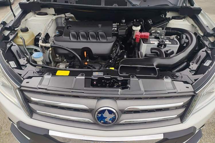 Used Venucia T70 2015 2.0L CVT Smart Choice Edition Engine Bay