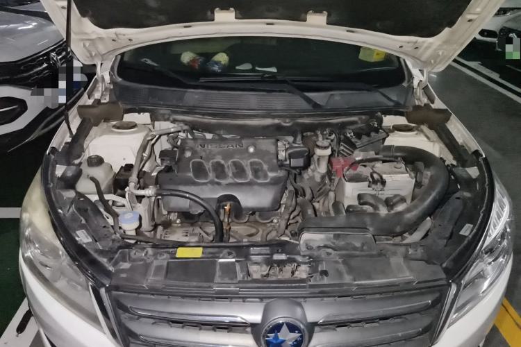 Used Venucia T70 2015 2.0L CVT Smart Choice Edition Engine Bay