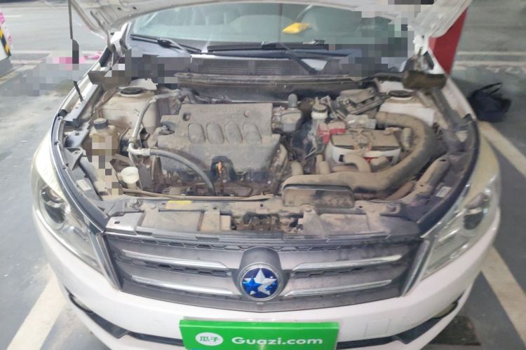 Used Venucia T70 2015 2.0L CVT Smart Edition Engine Bay