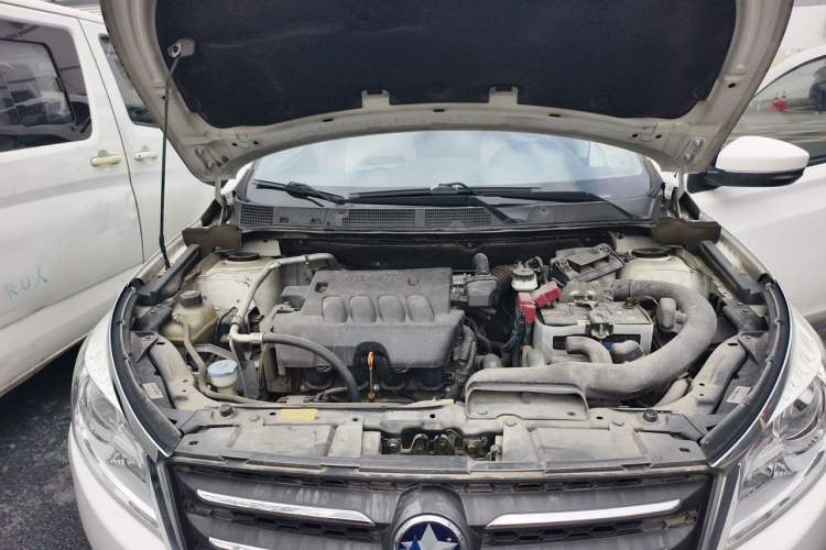Used Venucia T70 2015 2.0L CVT Smart Choice Edition Engine Bay