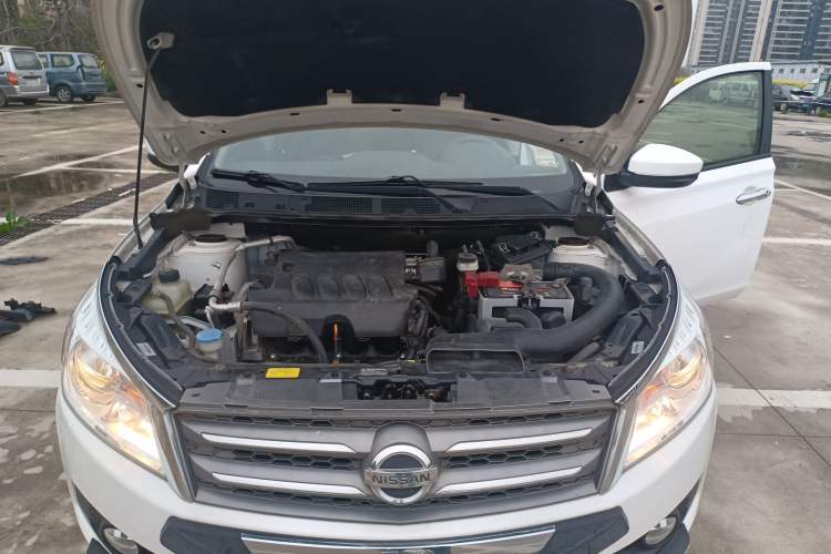 Used Venucia T70 2015 2.0L CVT Smart Choice Edition Engine Bay