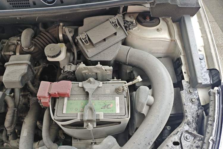 Used Venucia T70 2015 2.0L CVT Smart Edition Engine Bay Left