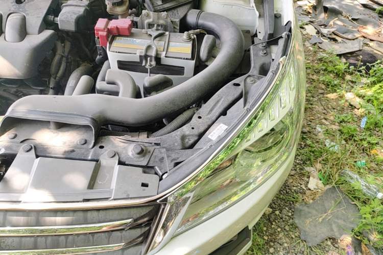 Used Venucia T70 2015 2.0L CVT Smart Choice Edition Engine Bay Left