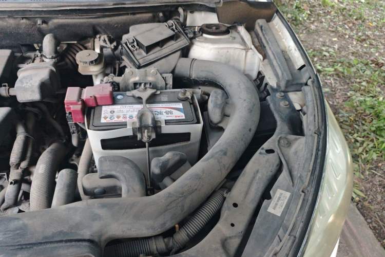 Used Venucia T70 2015 2.0L CVT Smart Choice Edition Engine Bay Left