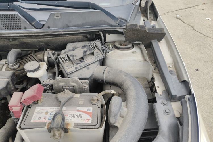 Used Venucia T70 2015 2.0L CVT Smart Edition Engine Bay Left