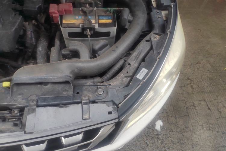 Used Venucia T70 2015 2.0L CVT Smart Choice Edition Engine Bay Left