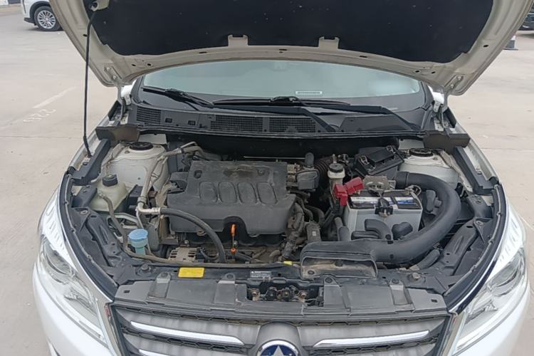Used Venucia T70 2015 2.0L CVT Smart Choice Edition Engine Bay