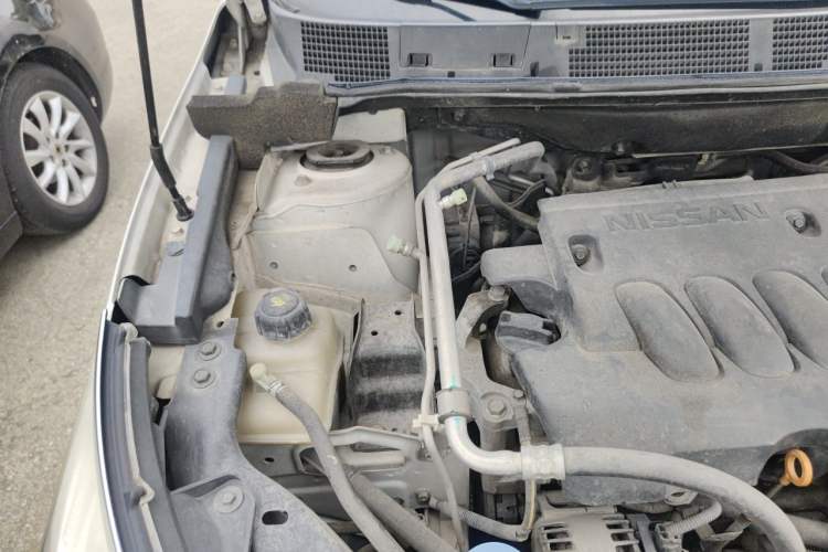 Used Venucia T70 2015 2.0L CVT Smart Edition Engine Bay Right