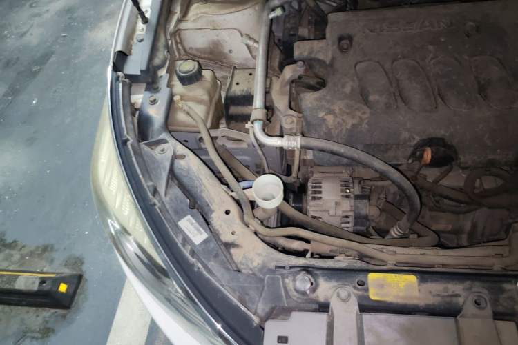 Used Venucia T70 2015 2.0L CVT Smart Edition Engine Bay Right