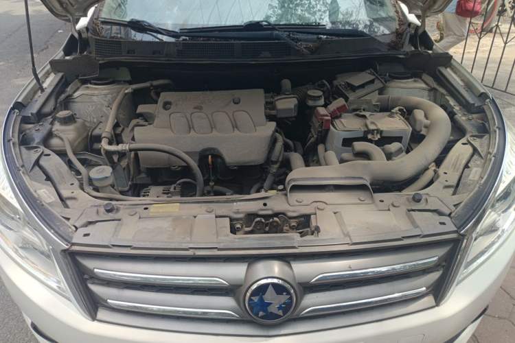 Used Venucia T70 2015 2.0L CVT Smart Choice Edition Engine Bay