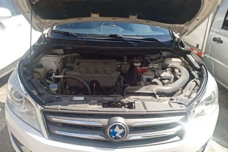 Used Venucia T70 2015 2.0L CVT Smart Choice Edition Engine Bay
