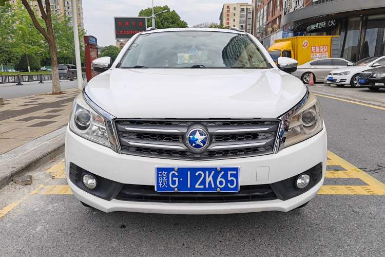 Used Venucia T70 2015 2.0L CVT Smart Edition Exterior 1