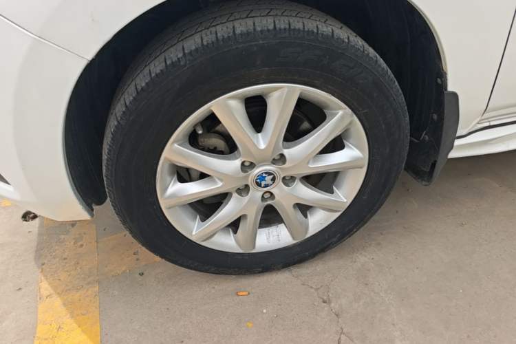 Used Venucia T70 2015 2.0L CVT Smart Edition Exterior 2