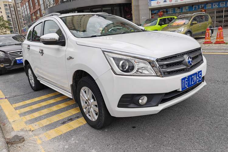 Used Venucia T70 2015 2.0L CVT Smart Edition Exterior 2