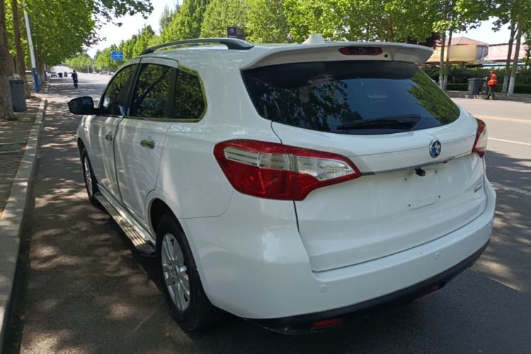 Used Venucia T70 2015 2.0L CVT Smart Choice Edition Exterior 2