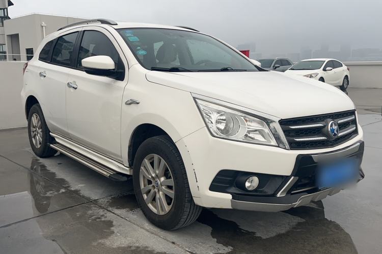 Used Venucia T70 2015 2.0L CVT Smart Choice Edition Exterior 2