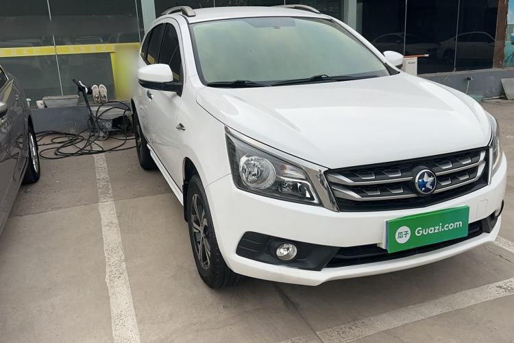 Used Venucia T70 2015 1.6L Manual Ruixing Edition Exterior 2