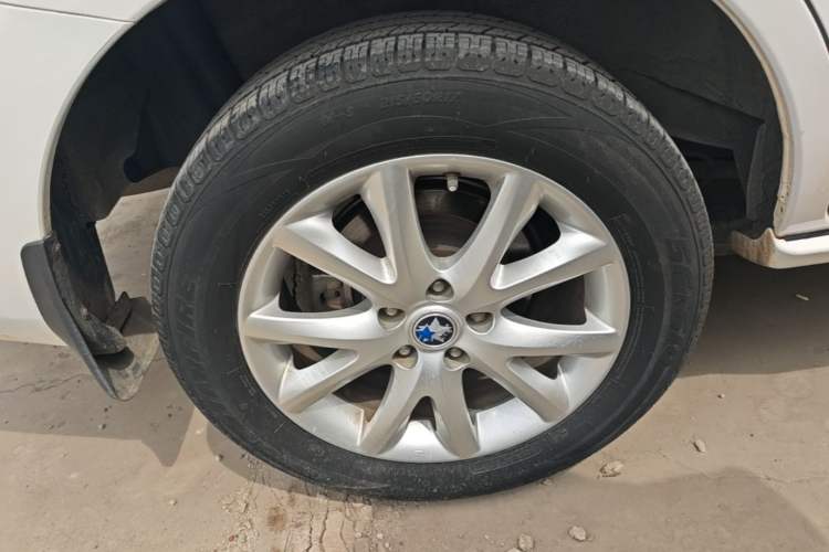 Used Venucia T70 2015 2.0L CVT Smart Edition Exterior 3