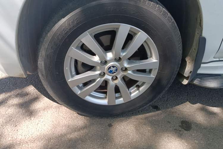 Used Venucia T70 2015 2.0L CVT Smart Choice Edition Exterior 4