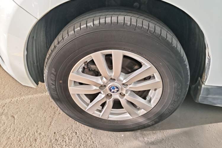 Used Venucia T70 2015 2.0L CVT Smart Choice Edition Exterior 4