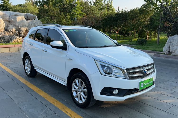 Used Venucia T70 2015 2.0L CVT Smart Edition Exterior 5