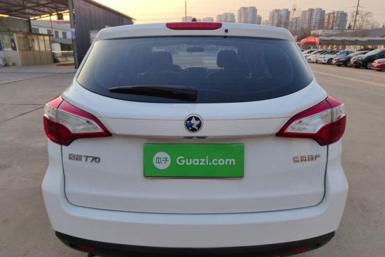 Used Venucia T70 2015 1.6L Manual Ruixing Edition Exterior 5