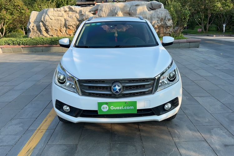 Used Venucia T70 2015 2.0L CVT Smart Edition Exterior 6