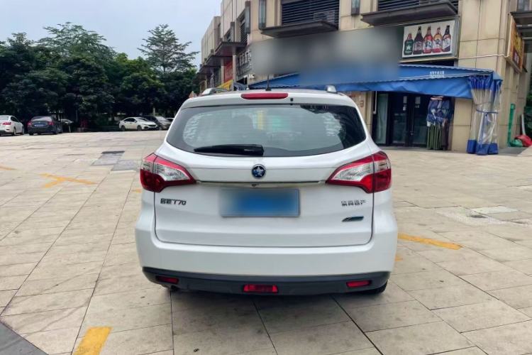 Used Venucia T70 2015 2.0L CVT Smart Edition Exterior 8