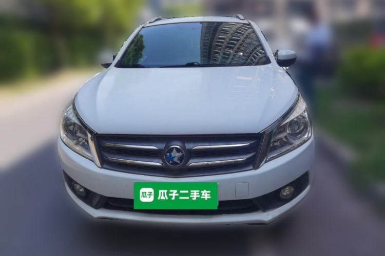 Used Venucia T70 2015 2.0L CVT Smart Choice Edition Front