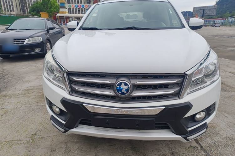 Used Venucia T70 2015 2.0L CVT Smart Choice Edition Front
