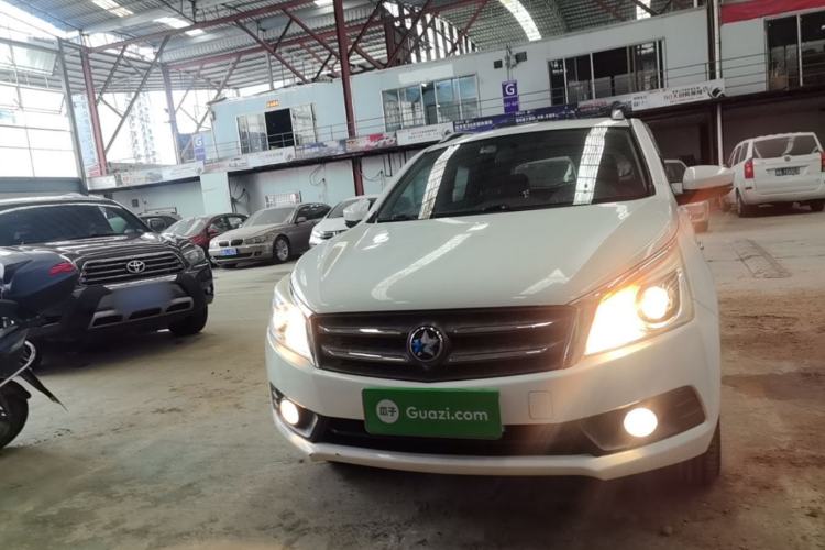 Used Venucia T70 2015 2.0L CVT Smart Edition Front