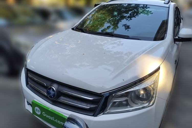 Used Venucia T70 2015 2.0L CVT Smart Choice Edition Front