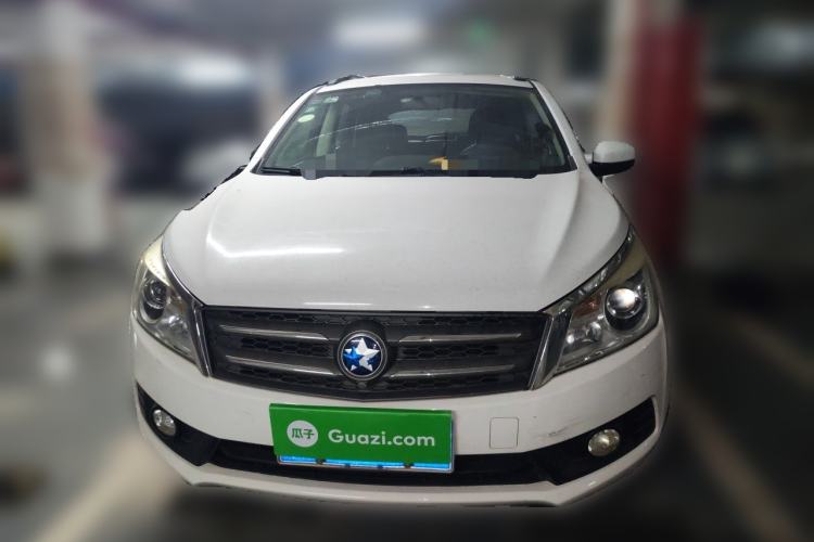 Used Venucia T70 2015 2.0L CVT Smart Edition Front