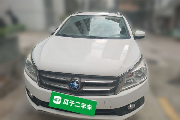 Used Venucia T70 2015 2.0L CVT Smart Choice Edition Front