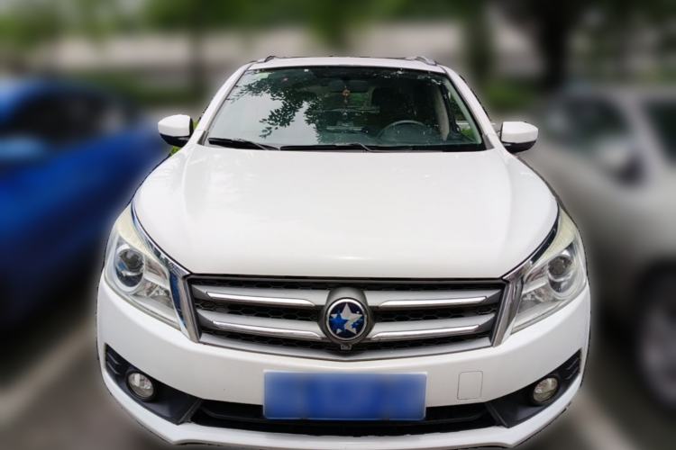 Used Venucia T70 2015 2.0L CVT Smart Edition Front