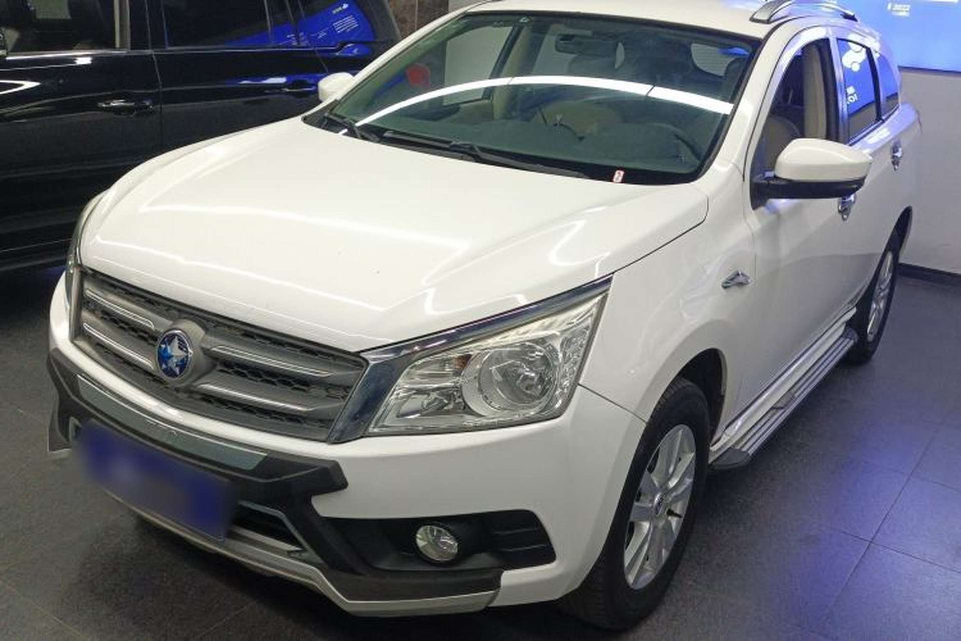 Used Venucia T70 2015 2.0L CVT Smart Choice Edition Front Left 45 Deg