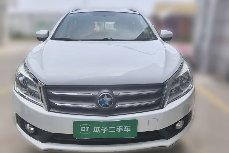 Used Venucia T70 2015 2.0L CVT Smart Choice Edition Front