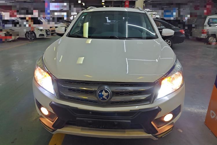 Used Venucia T70 2015 2.0L CVT Smart Choice Edition Front