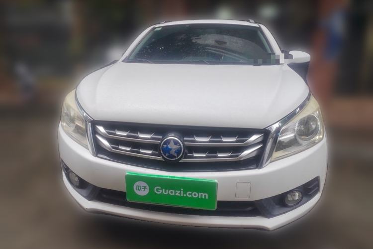 Used Venucia T70 2015 2.0L CVT Smart Choice Edition Front