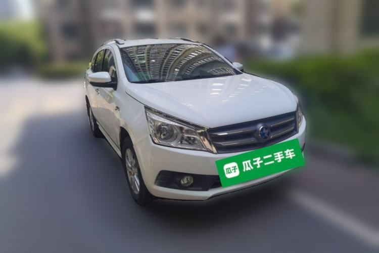 Used Venucia T70 2015 2.0L CVT Smart Choice Edition Front Right 45 Deg