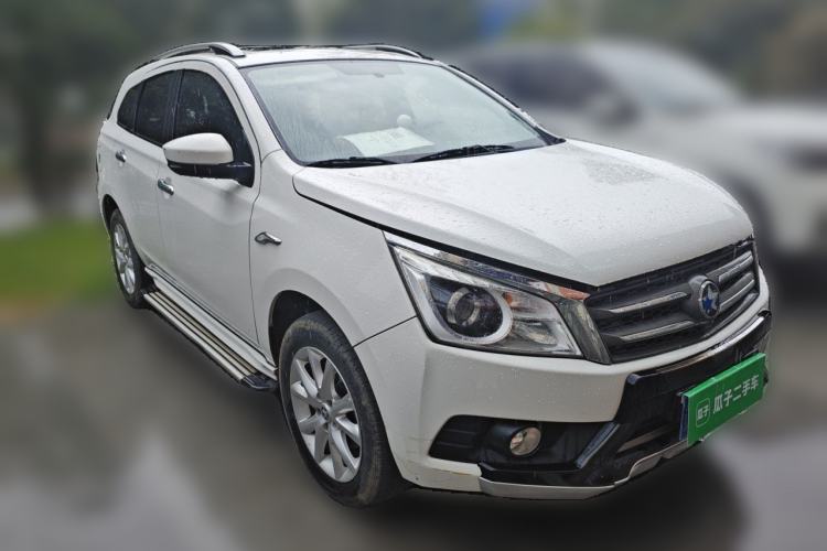 Used Venucia T70 2015 2.0L CVT Smart Edition Front Right 45 Deg