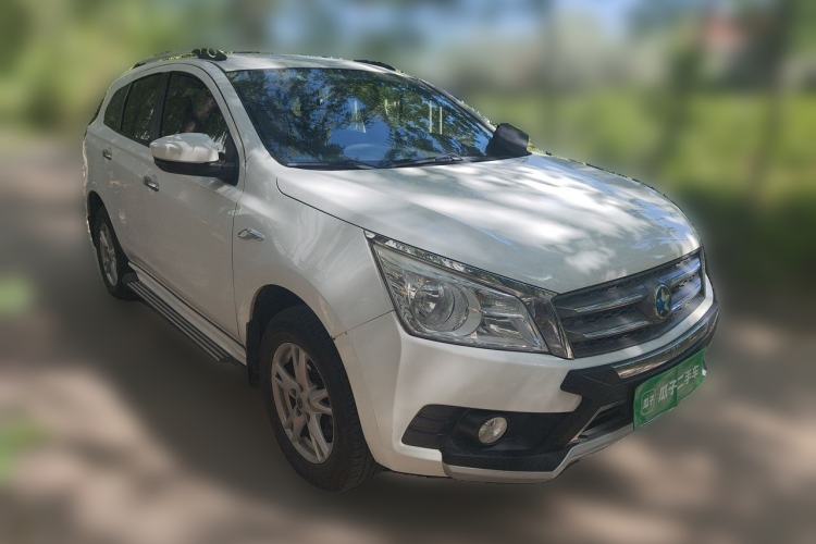Used Venucia T70 2015 1.6L Manual Ruixing Edition Front Right 45 Deg