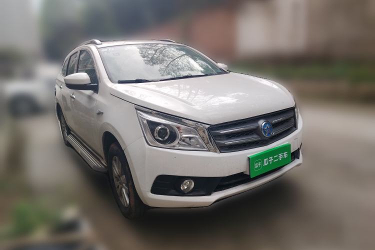 Used Venucia T70 2015 2.0L CVT Smart Edition Front Right 45 Deg