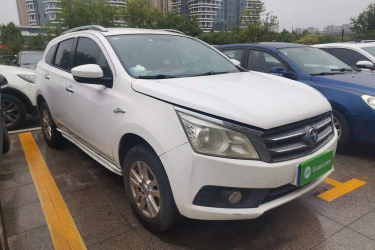 Used Venucia T70 2015 2.0L Manual RuiQu Version Front Right 45 Deg