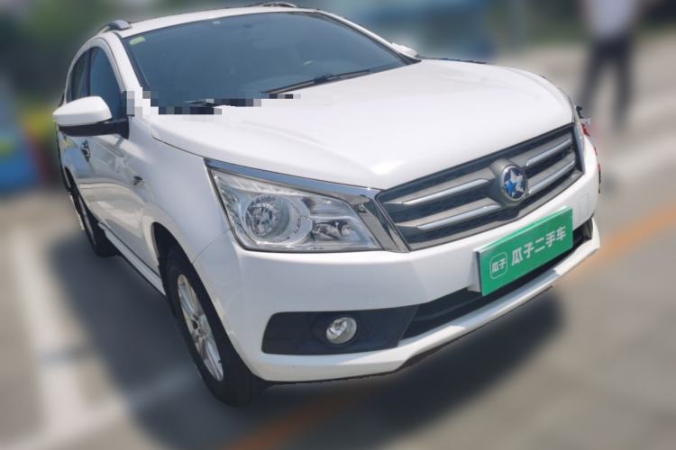 Used Venucia T70 2015 2.0L CVT Smart Choice Edition Front Right 45 Deg