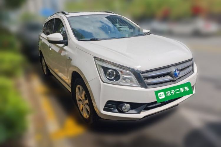 Used Venucia T70 2015 2.0L Manual RuiXiang Edition Front Right 45 Deg