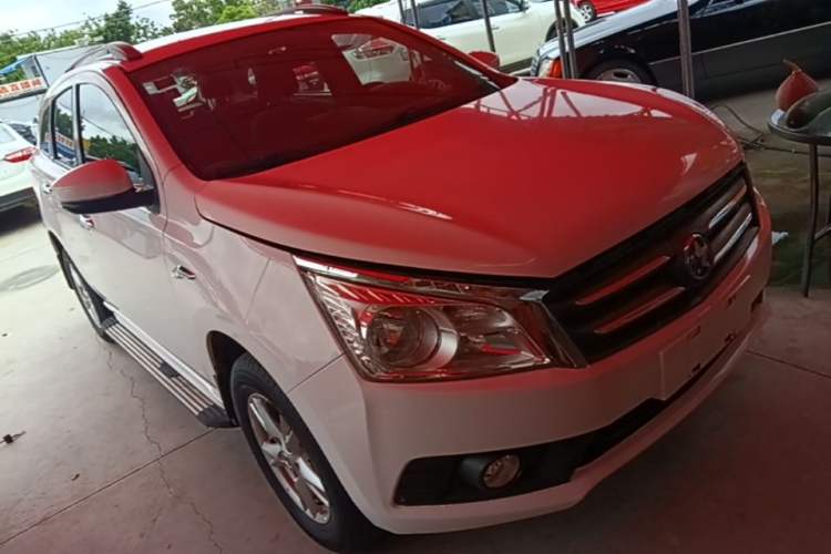 Used Venucia T70 2015 1.6L Manual Ruixing Edition Front Right 45 Deg