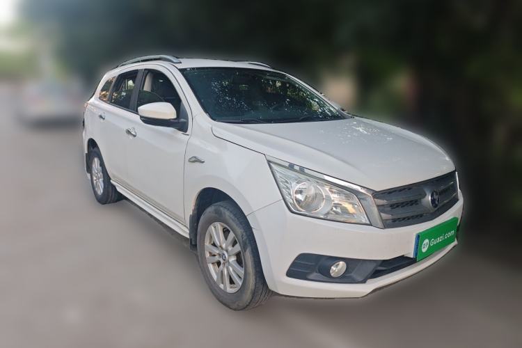 Used Venucia T70 2015 2.0L CVT Smart Choice Edition Front Right 45 Deg