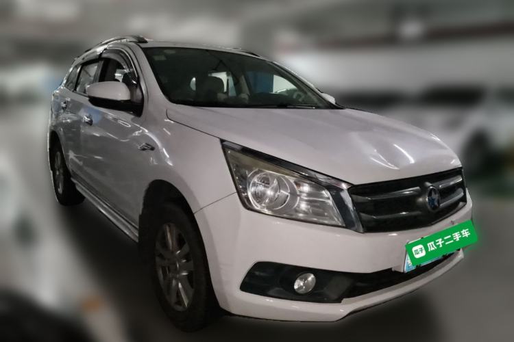 Used Venucia T70 2015 2.0L CVT Smart Choice Edition Front Right 45 Deg